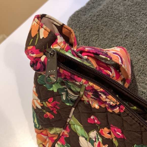 NEW -- Vera Bradley Floral Should Bag - Picture 9 of 12